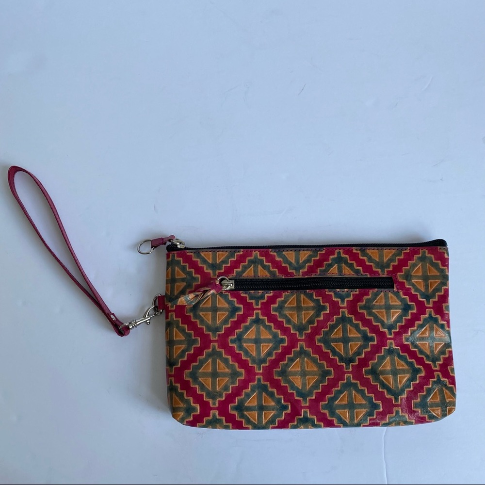 Geometric Patterned Clutch Wristlet - Picture 2 of 6